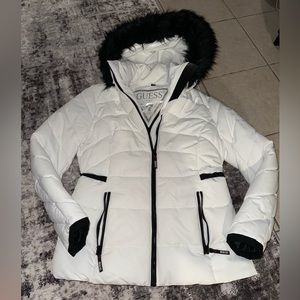 Guess puffer white jacket